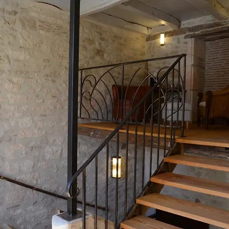 La Maisou-pastel Et Fleur Sérignac