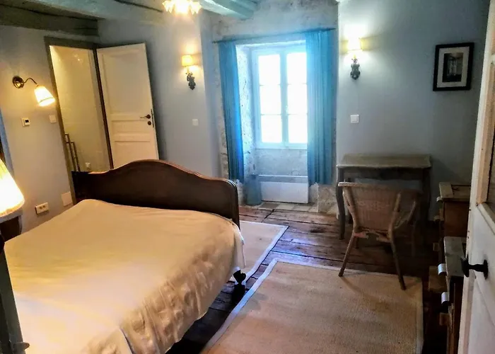 La Maisou-pastel Et Fleur Oda ve Kahvaltı Sérignac