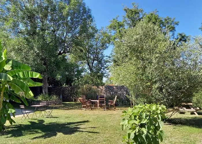 La Maisou-pastel Et Fleur Sérignac