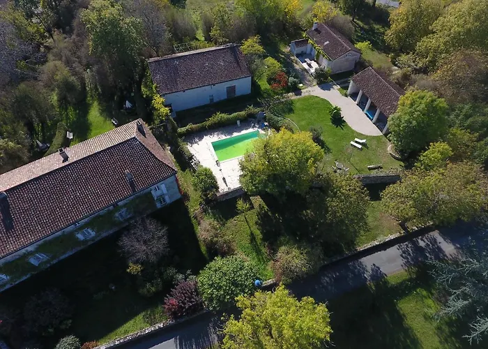 Oda ve Kahvaltı La Maisou-pastel Et Fleur