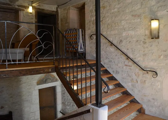 Oda ve Kahvaltı La Maisou-pastel Et Fleur